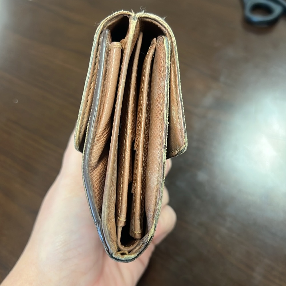 Authentic LV small Wallet - Picture 7 of 11
